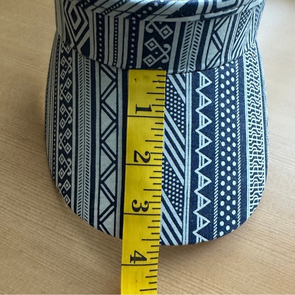 Sun N Sand sun sports visor hat with adjustable cord in back one size fits most. - Picture 6 of 8